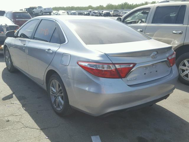 4T1BF1FK5HU315009 - 2017 TOYOTA CAMRY LE SILVER photo 3