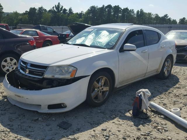 1B3BD2FGXBN572424 - 2011 DODGE AVENGER LU WHITE photo 2