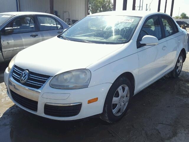 3VWGF71KX7M136761 - 2007 VOLKSWAGEN JETTA WHITE photo 2