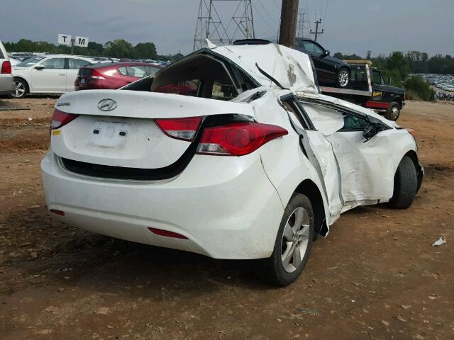 5NPDH4AE7DH328004 - 2013 HYUNDAI ELANTRA WHITE photo 4