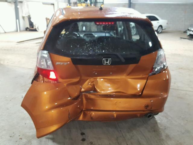 JHMGE88419S008095 - 2009 HONDA FIT SPORT ORANGE photo 9