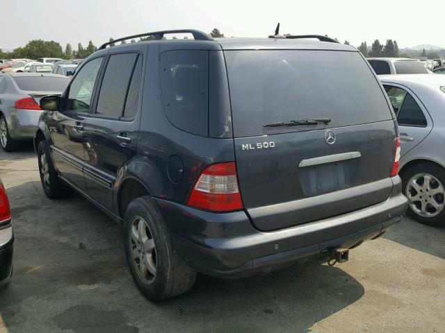 4JGAB75E82A362498 - 2002 MERCEDES-BENZ ML 500 BLUE photo 3