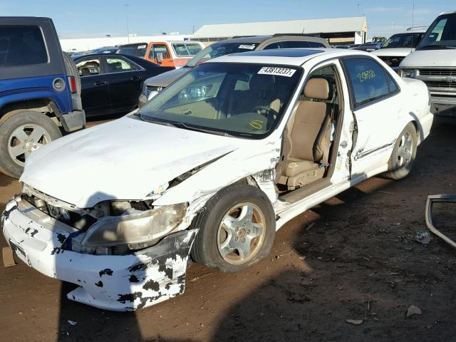 1HGCG1650YA022072 - 2000 HONDA ACCORD WHITE photo 2