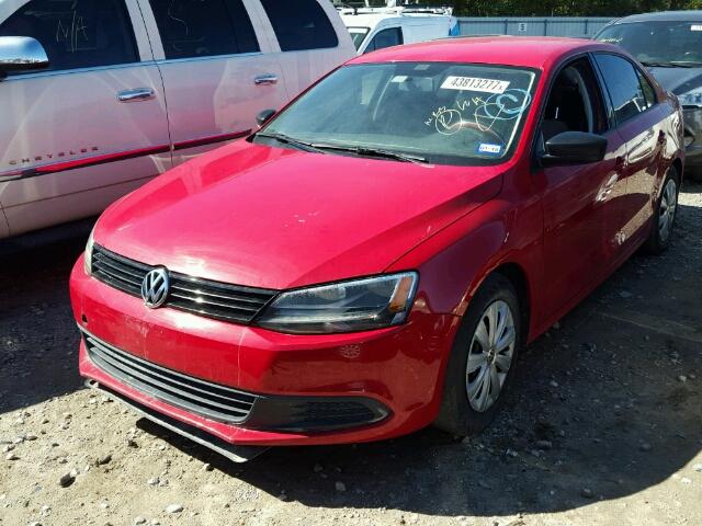 3VW2K7AJ1EM221272 - 2014 VOLKSWAGEN JETTA BASE RED photo 2