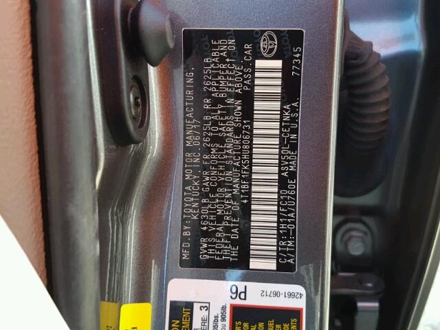 4T1BF1FK5HU806731 - 2017 TOYOTA CAMRY LE ნაცრისფერი ფოტო 10