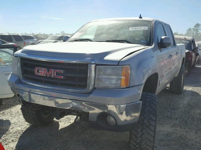 2GTEK13Y181208153 - 2008 GMC SIERRA K15 SILVER photo 2