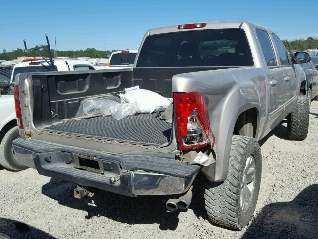 2GTEK13Y181208153 - 2008 GMC SIERRA K15 SILVER photo 4