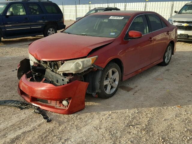 4T1BF1FK1CU509562 - 2012 TOYOTA CAMRY BASE RED photo 2