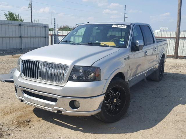 5LTPW16546FJ21011 - 2006 LINCOLN MARK LT SILVER photo 2