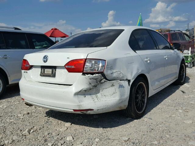3VW2K7AJ7EM308724 - 2014 VOLKSWAGEN JETTA BASE Սպիտակ լուսանկար 4