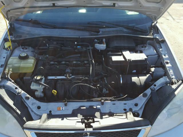 1FAHP34N97W145573 - 2007 FORD FOCUS ZX4 SILVER photo 7