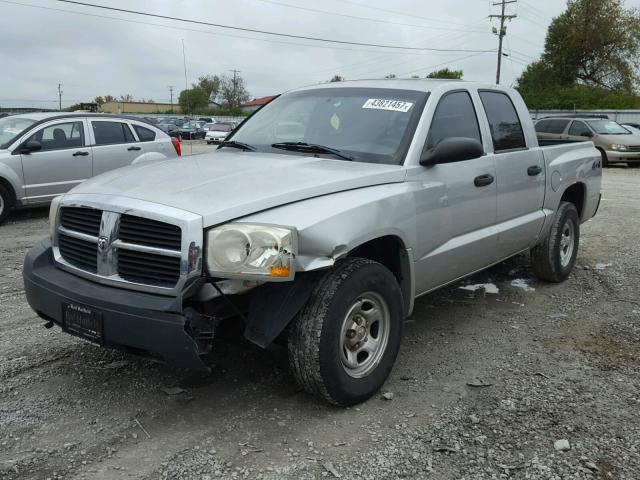 1D7HW28K16S602038 - 2006 DODGE DAKOTA QUA SILVER photo 2