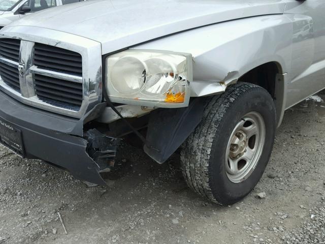 1D7HW28K16S602038 - 2006 DODGE DAKOTA QUA SILVER photo 9