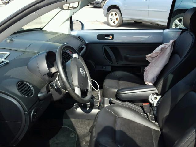 3VWRW3AL2AM003350 - 2010 VOLKSWAGEN NEW BEETLE 银色 照片 5