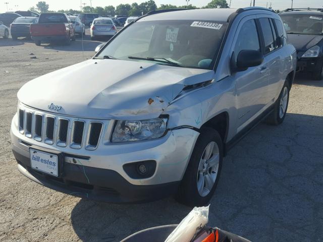 1J4NF1FB6BD158688 - 2011 JEEP COMPASS SP 银色 照片 2