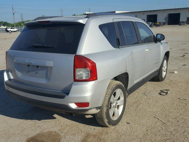 1J4NF1FB6BD158688 - 2011 JEEP COMPASS SP 银色 照片 4
