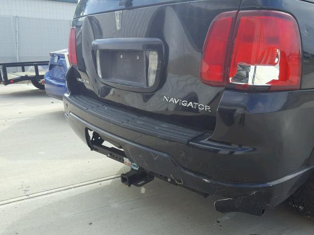 5LMFU28R34LJ28758 - 2004 LINCOLN NAVIGATOR BLACK photo 9