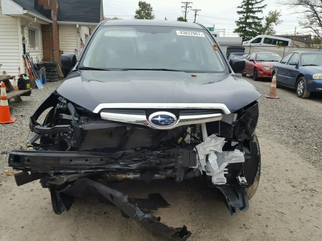 JF2SJAAC2GG544751 - 2016 SUBARU FORESTER 2 GRAY photo 9