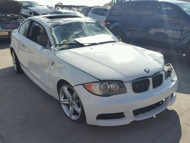 WBAUC9C52BVM09138 - 2011 BMW 135 I WHITE photo 1