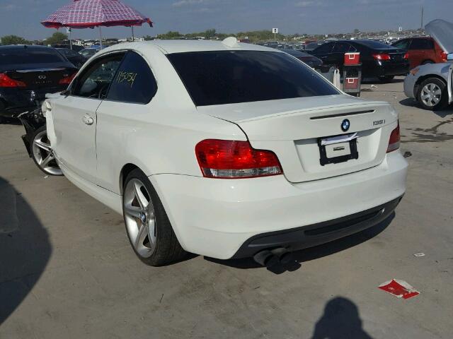 WBAUC9C52BVM09138 - 2011 BMW 135 I WHITE photo 3