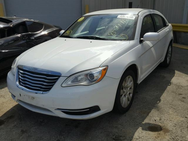 1C3CCBAB2CN158173 - 2012 CHRYSLER 200 LX WHITE photo 2