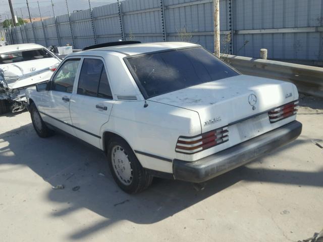 WDBDA24C0FF099762 - 1985 MERCEDES-BENZ 190 E 2.3 WHITE photo 3