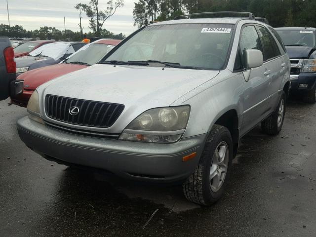 JT6HF10U9X0072021 - 1999 LEXUS RX 300 SILVER photo 2