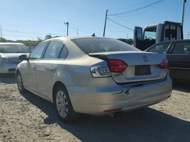 3VWDZ7AJ6BM021035 - 2011 VOLKSWAGEN JETTA SE 银色 照片 3