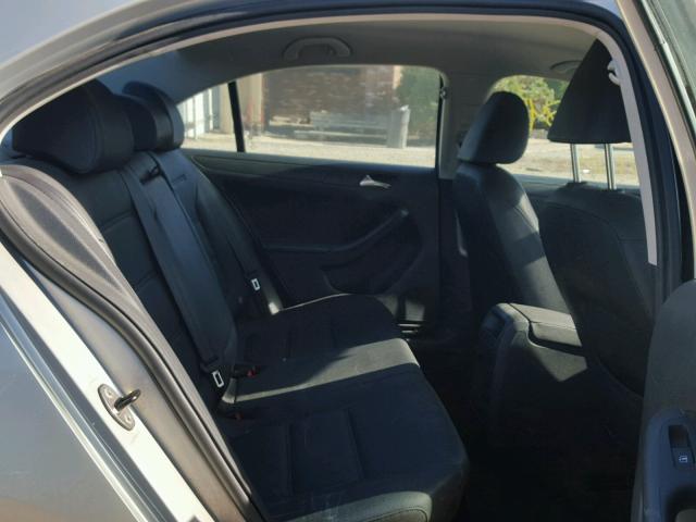 3VWDZ7AJ6BM021035 - 2011 VOLKSWAGEN JETTA SE 银色 照片 6