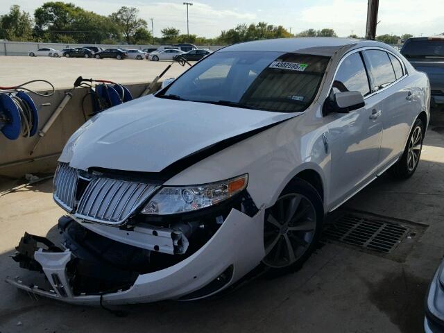 1LNHL9DR9AG608630 - 2010 LINCOLN MKS WHITE photo 2