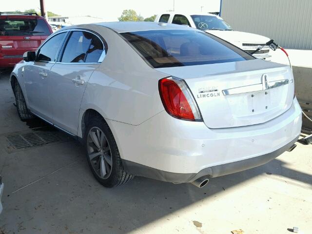 1LNHL9DR9AG608630 - 2010 LINCOLN MKS WHITE photo 3