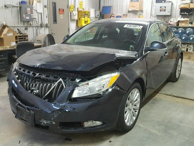 2G4GS5EV7D9219121 - 2013 BUICK REGAL BLUE photo 2
