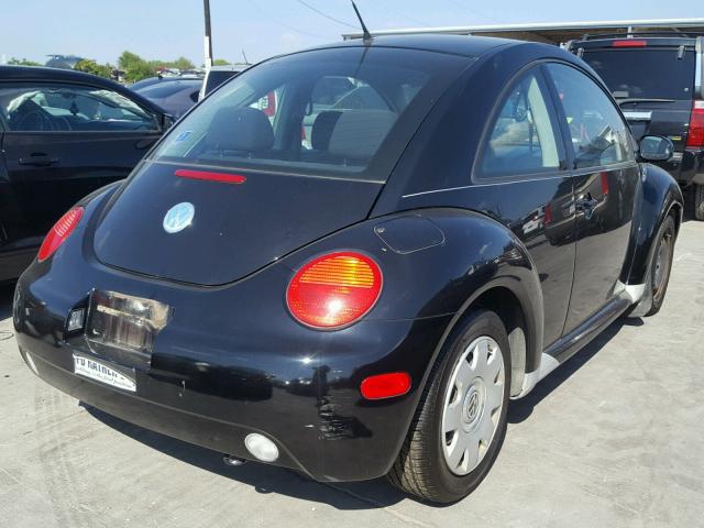 3VWBK21C63M421419 - 2003 VOLKSWAGEN NEW BEETLE 黑色 照片 4