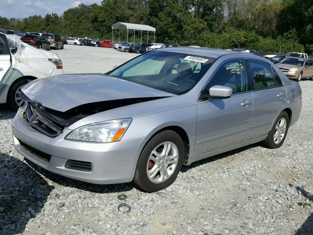 1HGCM56327A114779 - 2007 HONDA ACCORD SE SILVER photo 2