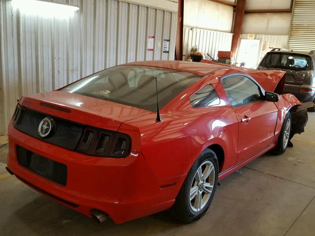 1ZVBP8AM1E5215155 - 2014 FORD MUSTANG RED photo 4