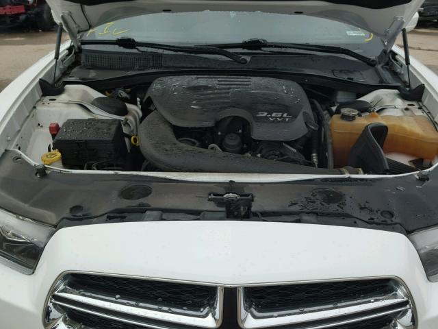 2B3CL3CG0BH576623 - 2011 DODGE CHARGER WHITE photo 7