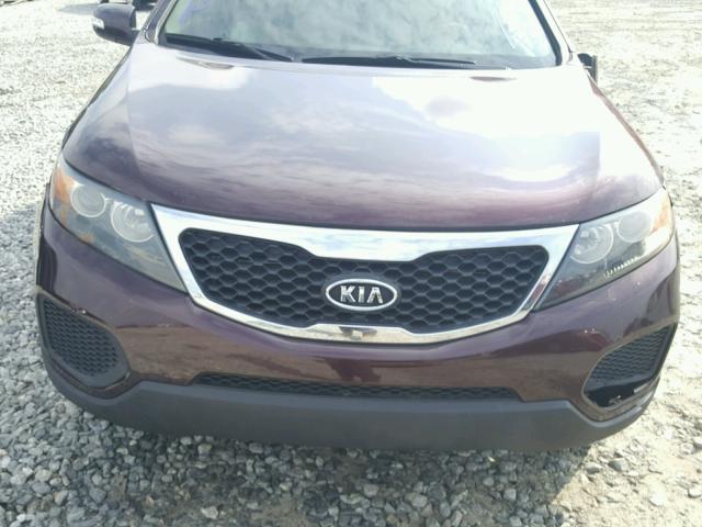 5XYKT4A24DG362601 - 2013 KIA SORENTO MAROON photo 7