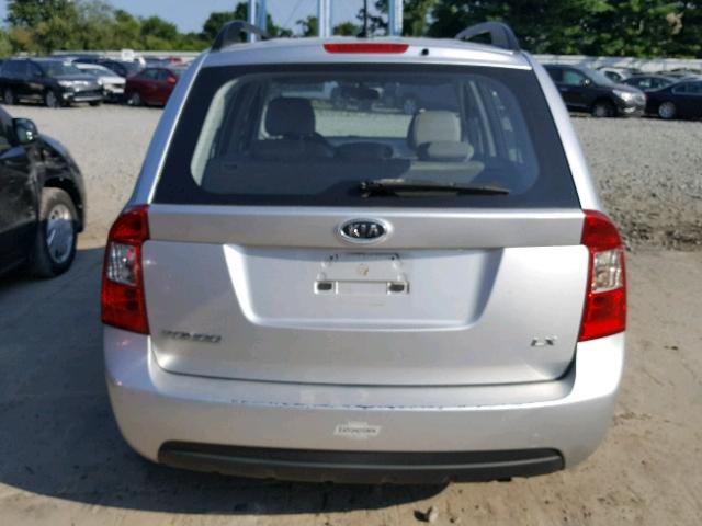 KNAFG528597224081 - 2009 KIA RONDO BASE SILVER photo 9