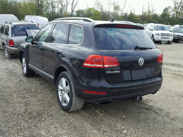 WVGFF9BP2BD003447 - 2011 VOLKSWAGEN TOUAREG V6 BLACK photo 3