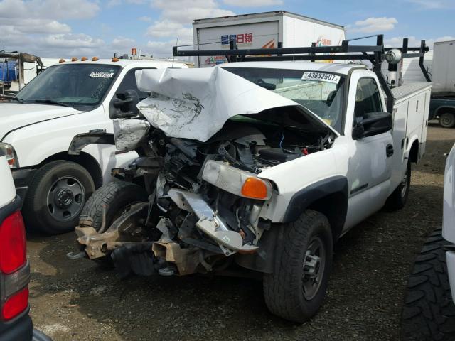 1GDHK24U76E102778 - 2006 GMC SIERRA WHITE photo 2