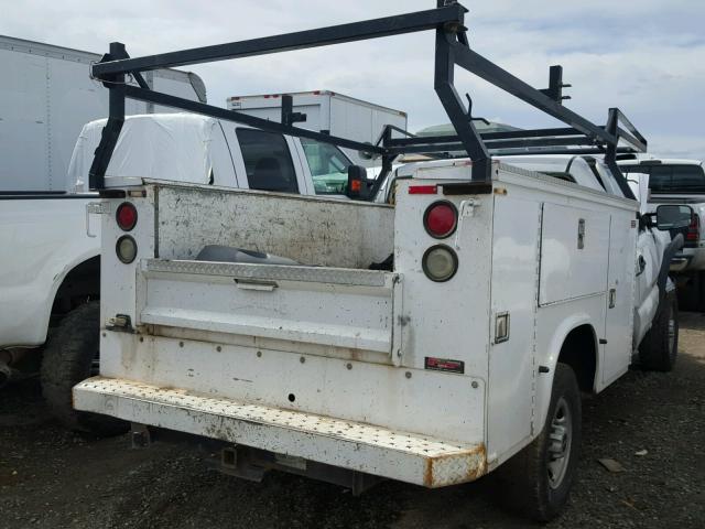 1GDHK24U76E102778 - 2006 GMC SIERRA WHITE photo 4