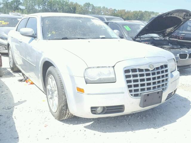 2C3LA53V79H551909 - 2009 CHRYSLER 300 TOURIN SILVER photo 1