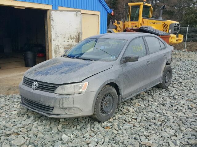 3VW1K7AJ8DM283763 - 2013 VOLKSWAGEN JETTA BASE GRAY photo 2