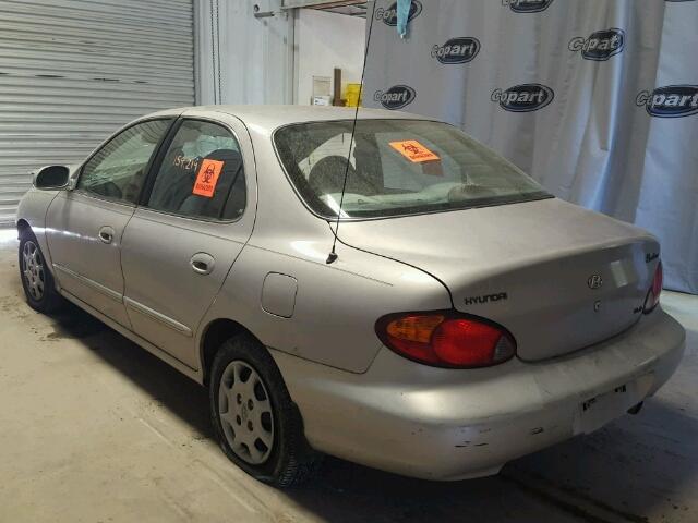 KMHJF35F2YU981935 - 2000 HYUNDAI ELANTRA SILVER photo 3