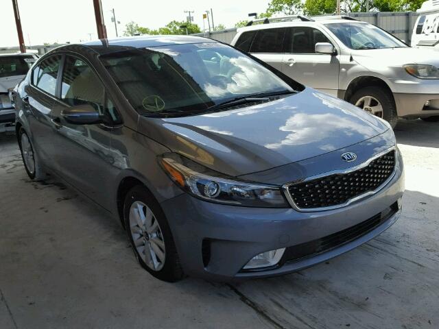 3KPFL4A75HE110159 - 2017 KIA FORTE LX BLUE photo 1