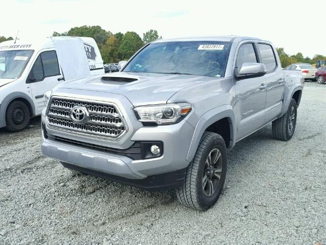 5TFCZ5AN7HX102005 - 2017 TOYOTA TACOMA DOU SILVER photo 2