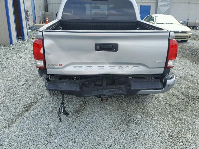 5TFCZ5AN7HX102005 - 2017 TOYOTA TACOMA DOU SILVER photo 9