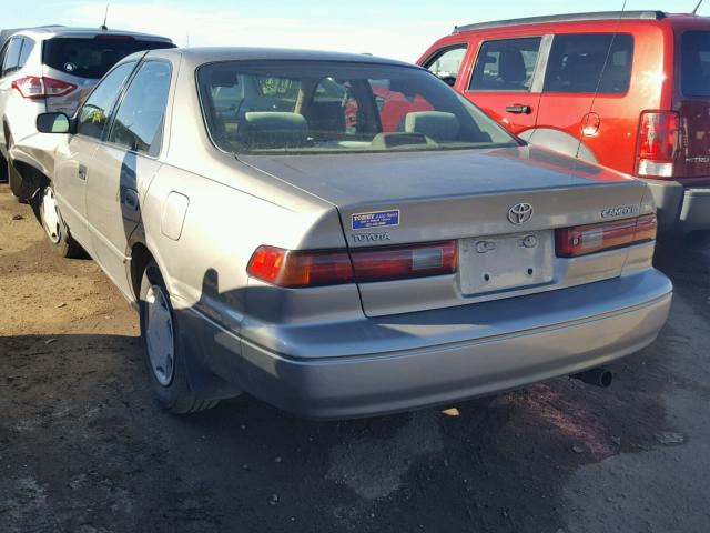 4T1BG22K0VU183278 - 1997 TOYOTA CAMRY SILVER photo 3