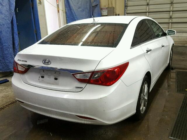 5NPEC4AC3BH087931 - 2011 HYUNDAI SONATA WHITE photo 4