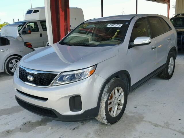 5XYKT3A61EG481513 - 2014 KIA SORENTO LX SILVER photo 2